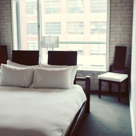 Hotel Ocho Торонто Екстериор снимка