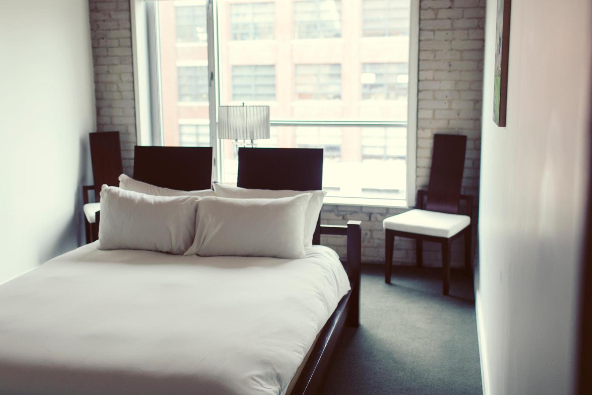 Hotel Ocho Торонто Екстериор снимка