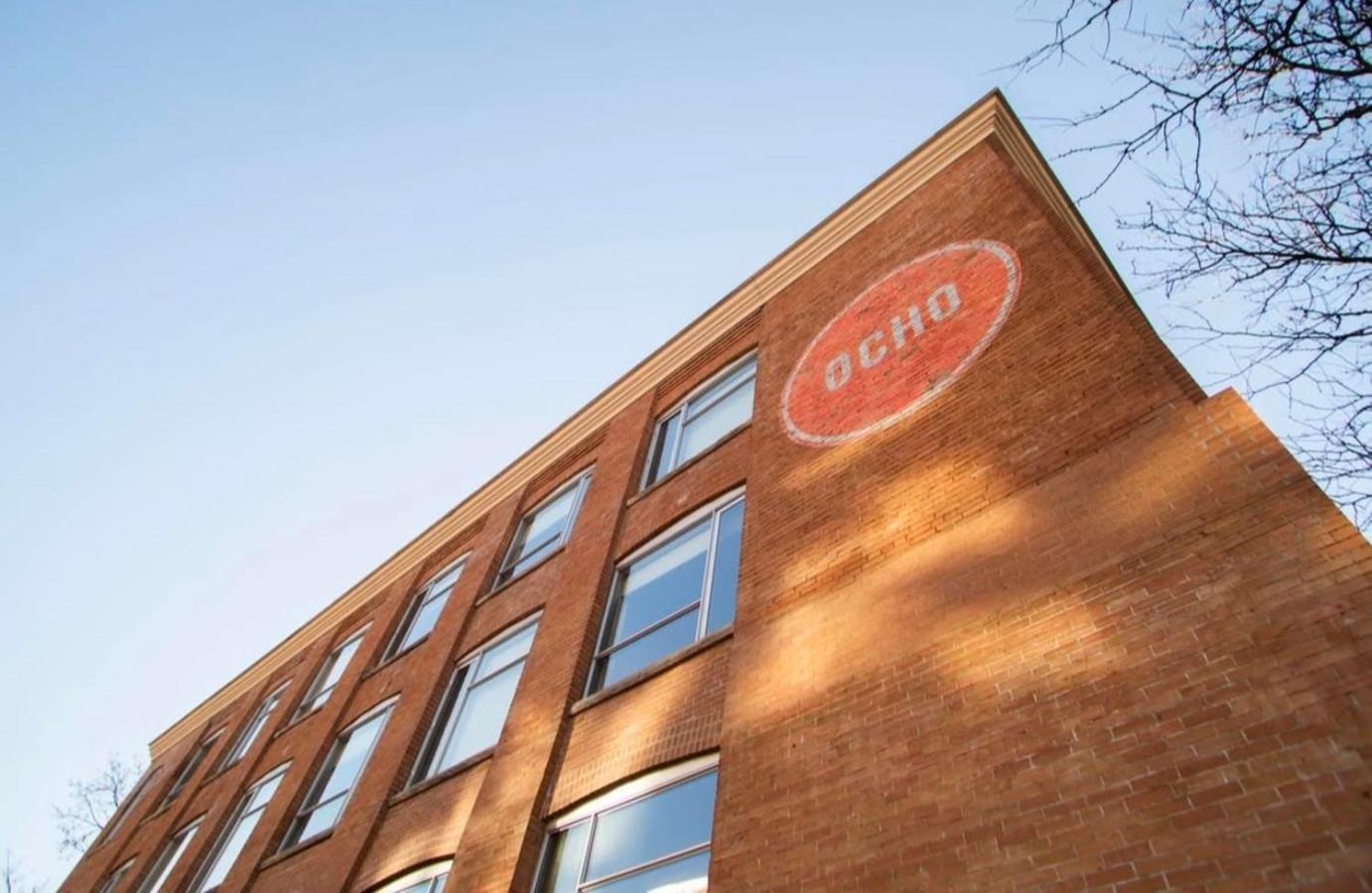 Hotel Ocho Торонто Екстериор снимка
