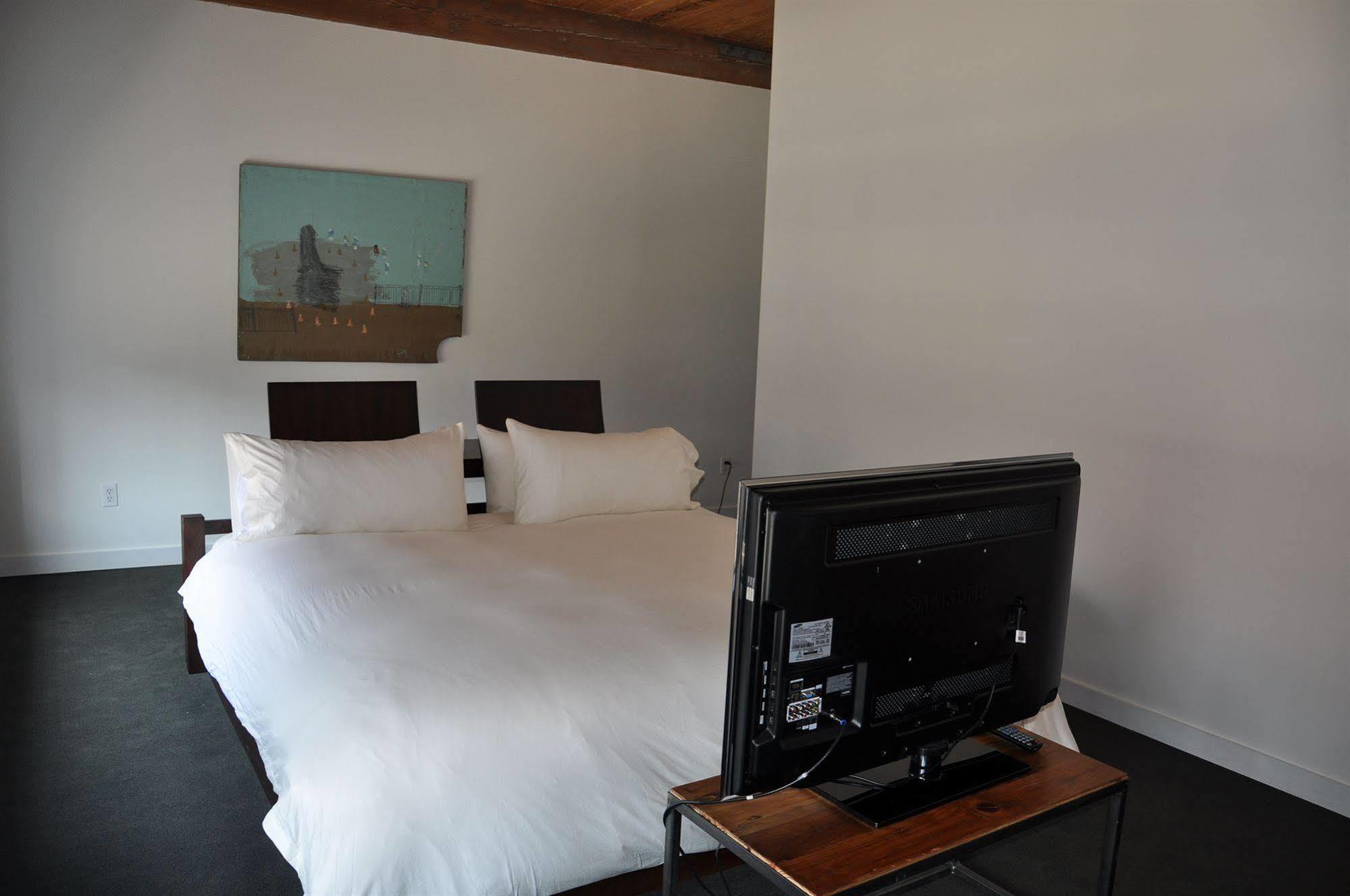 Hotel Ocho Торонто Екстериор снимка