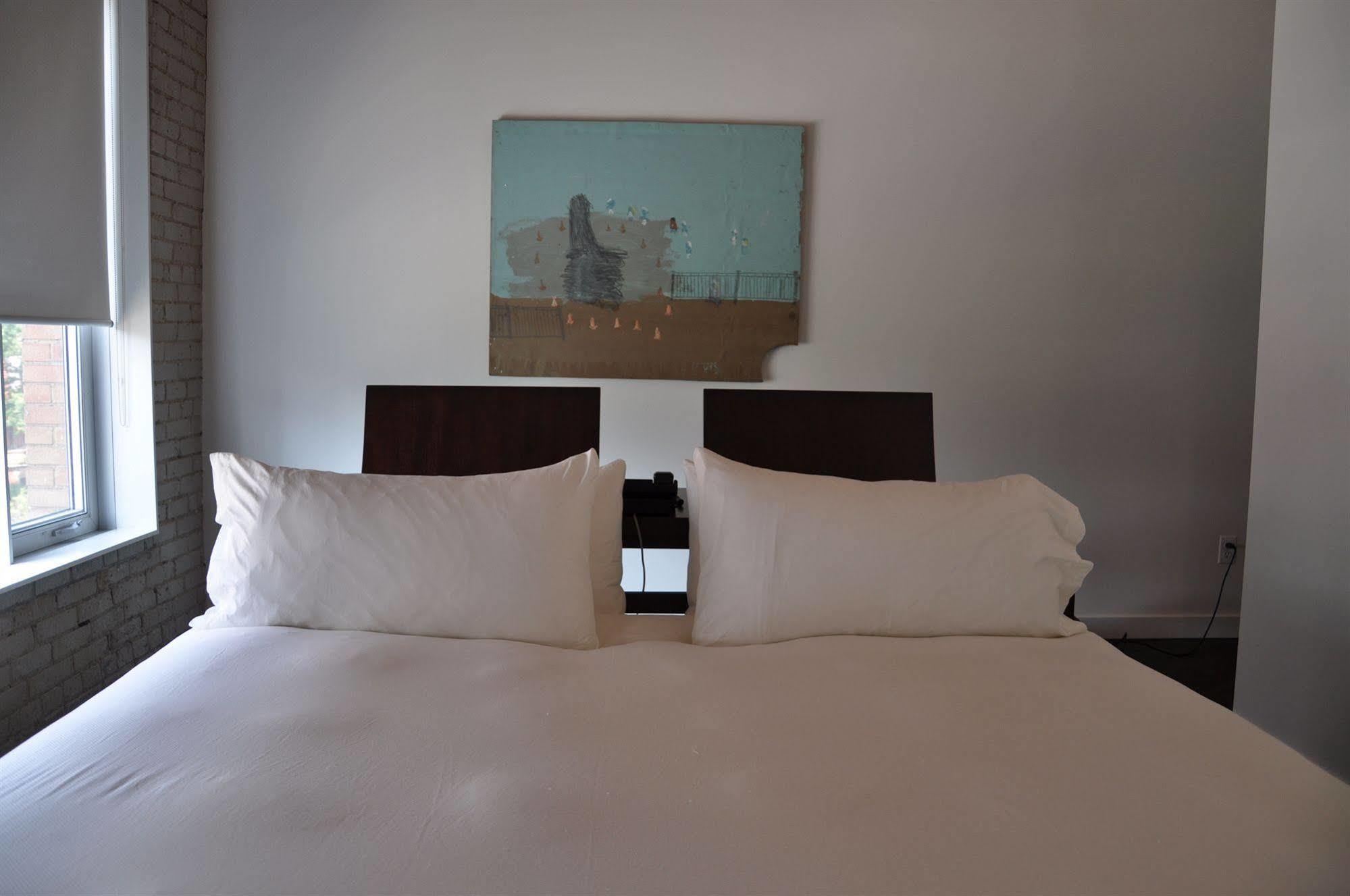 Hotel Ocho Торонто Екстериор снимка